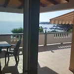 Slavica 아파트 *