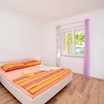 Slavica 아파트 라브