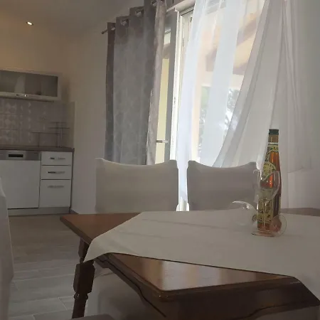 Slavica Apartment Rab Town