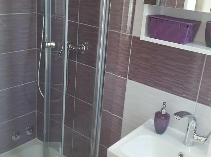 Slavica Apartment Rab Town