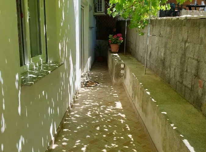 Apartment Slavica Rab Town